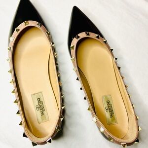 Valentino Garavani.ROCKSTUD LEATHER BALLET FLAT - Used good condition-  Size 38